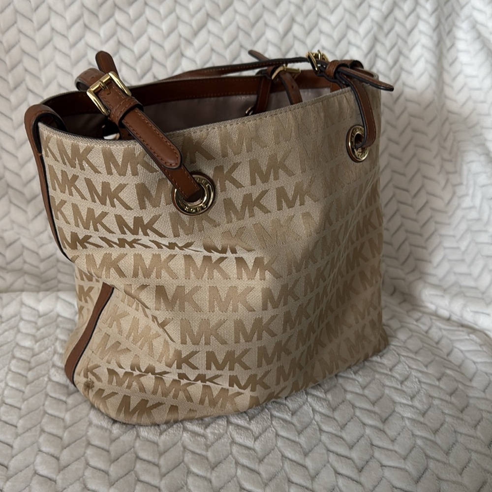 Michael Kors - Picture 2 of 6